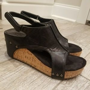 Black wedges